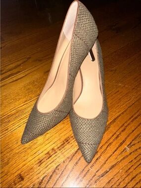 Ralph Lauren : Classic Pointed Toe Tweed Pumps in Olive Green